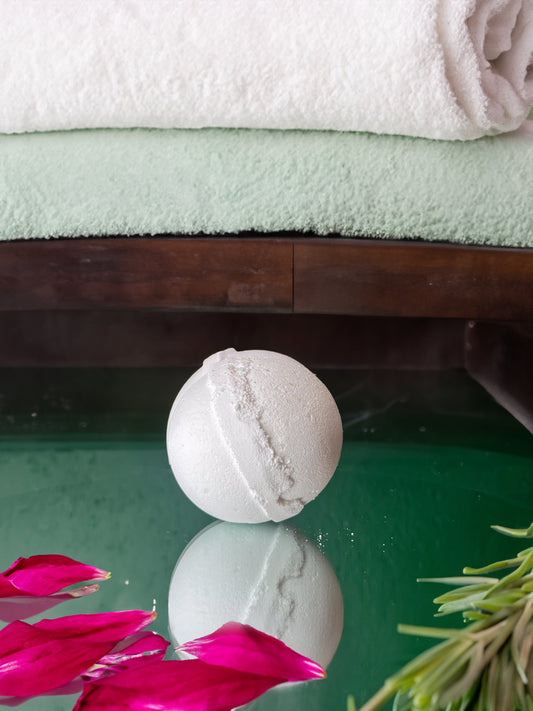 Tranquil Tide Bath Bomb – Bergamot, Geranium & Vetiver